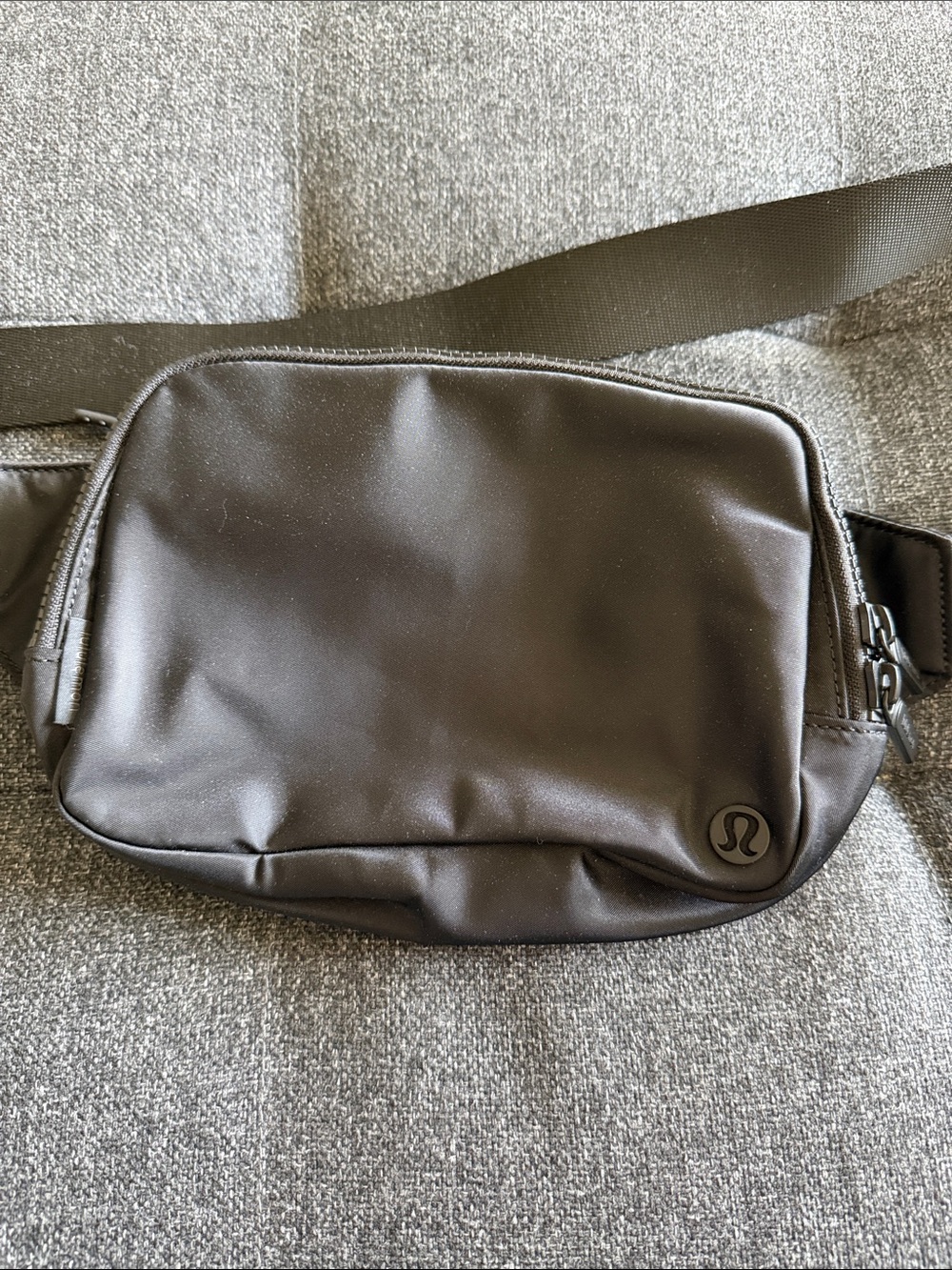 Lululemon Black 2L Belt Bag